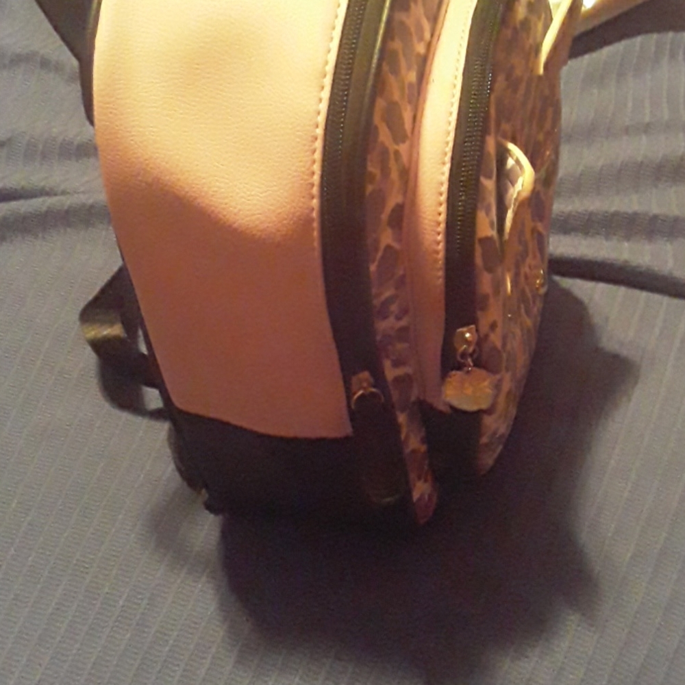 Backpage bag - Picture 2 of 4